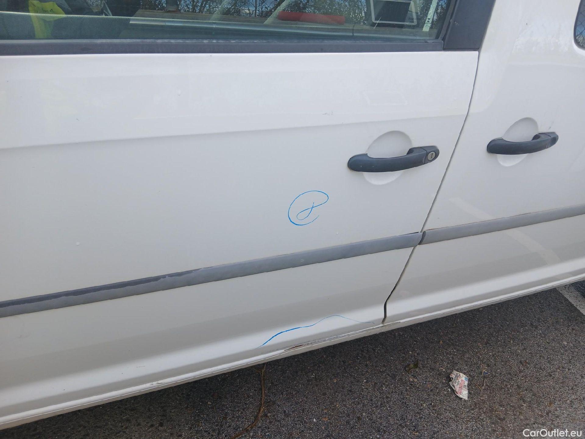  Volkswagen  Caddy VOLKSWAGEN  / 2015 / 4P / combi Profesion Maxi Kombi 2.0 TDI 90kW 4Mot #32