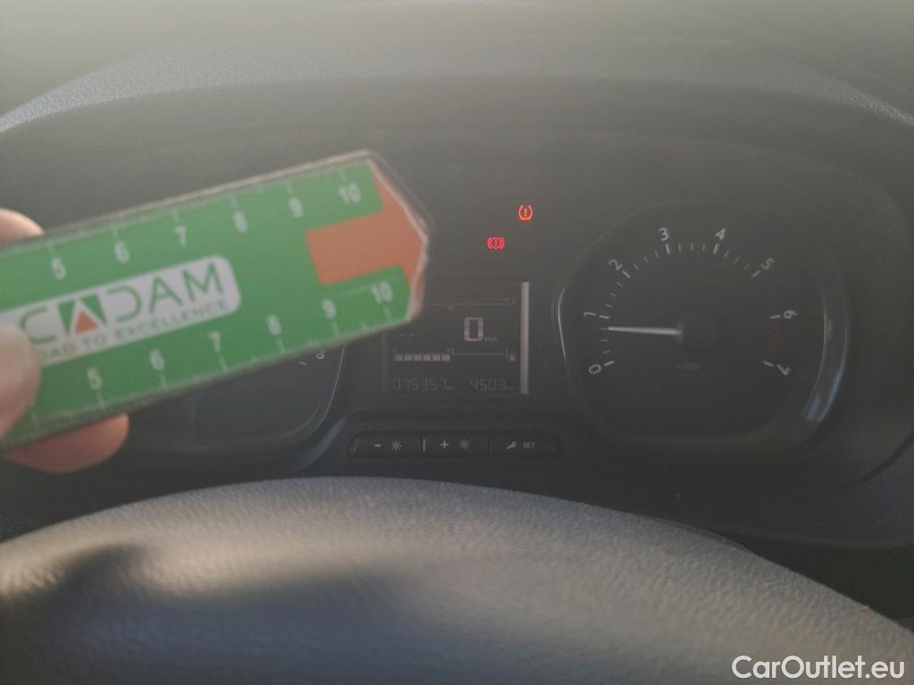  Opel  Vivaro OPEL  / 2019 / 4P / combi 1.5 Diésel 88kW (120CV) M Std Express #69