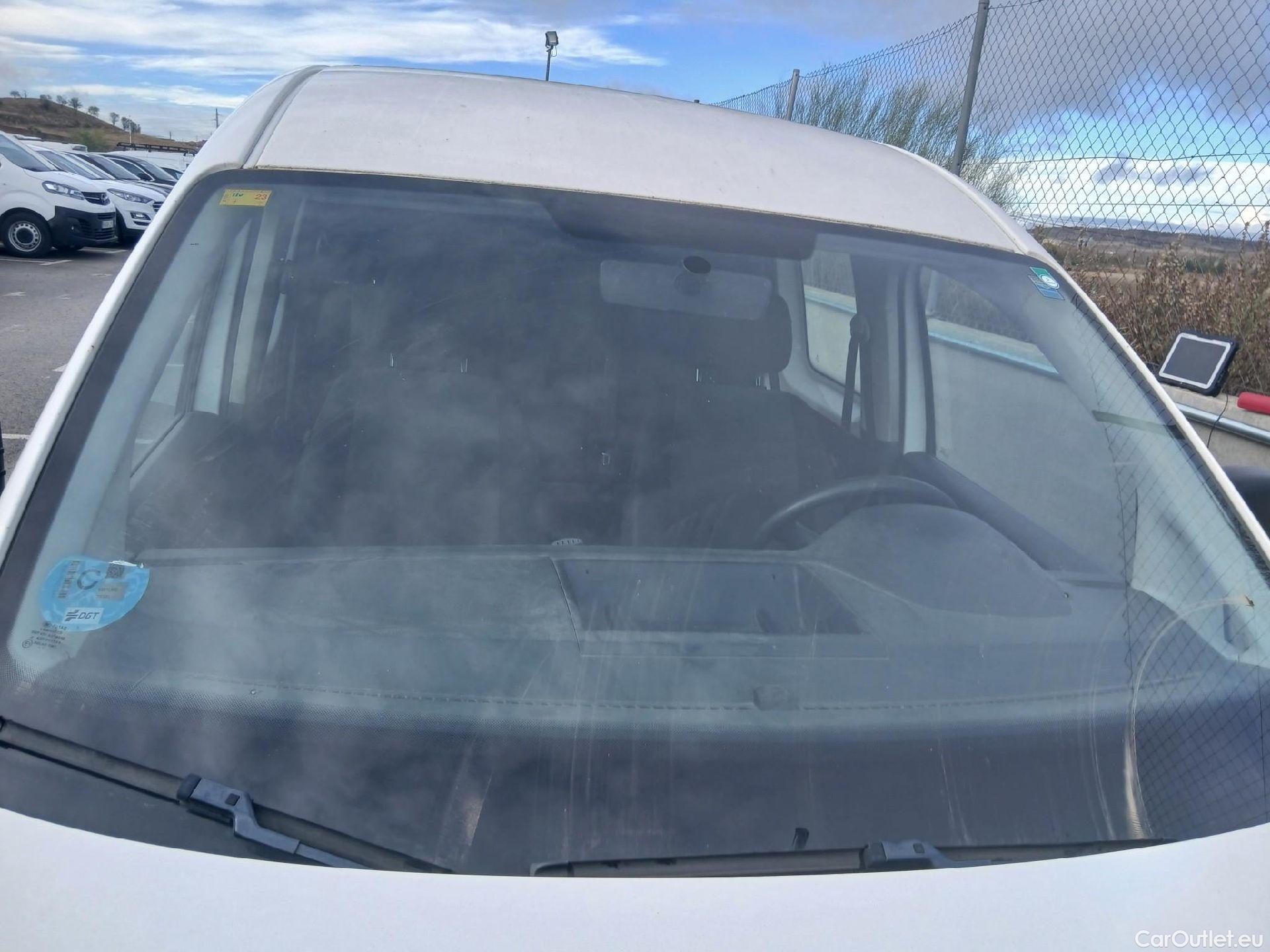  Volkswagen  Caddy VOLKSWAGEN  / 2015 / 4P / combi Profesion Maxi Kombi 2.0 TDI 90kW 4Mot #30