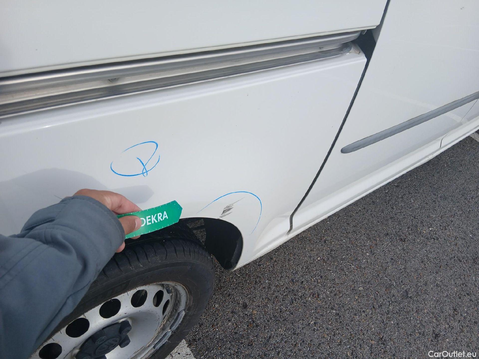  Volkswagen  Caddy VOLKSWAGEN  / 2015 / 4P / combi Profesion Maxi Kombi 2.0 TDI 90kW 4Mot #53