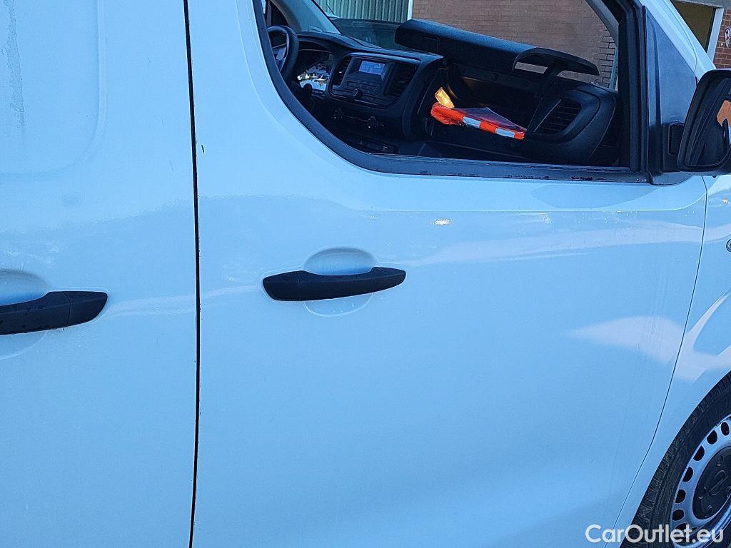  Opel  Vivaro OPEL  / 2019 / 4P / furgón 1.5 Diésel 74kW(100CV)M Std Exp #31