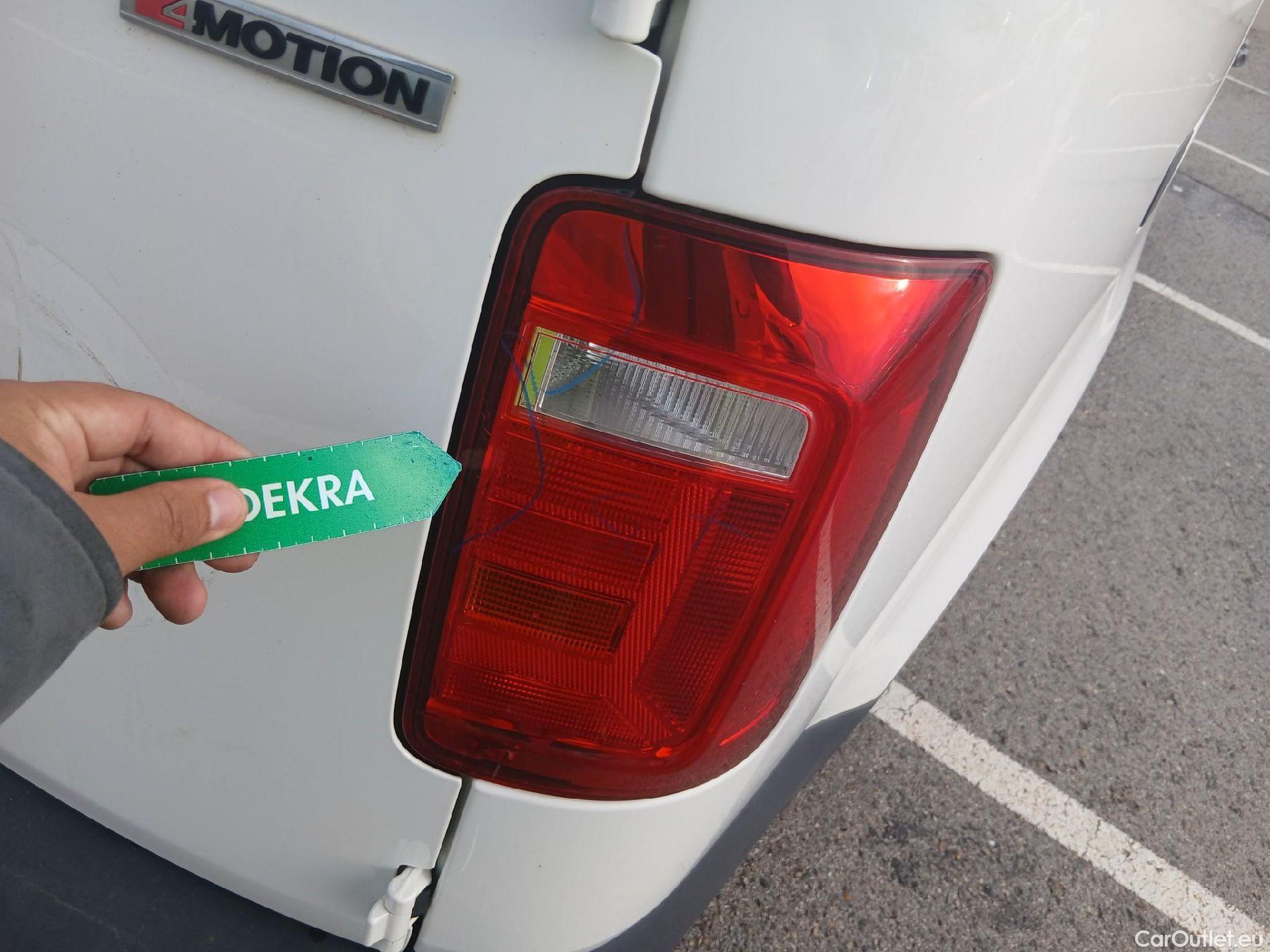  Volkswagen  Caddy VOLKSWAGEN  / 2015 / 4P / combi Profesion Maxi Kombi 2.0 TDI 90kW 4Mot #43