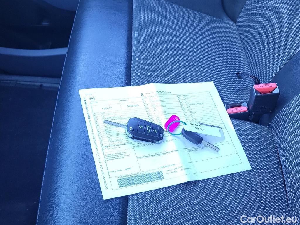  Opel  Vivaro OPEL  / 2019 / 4P / furgón 1.5 Diésel 74kW(100CV)M Std Exp #22