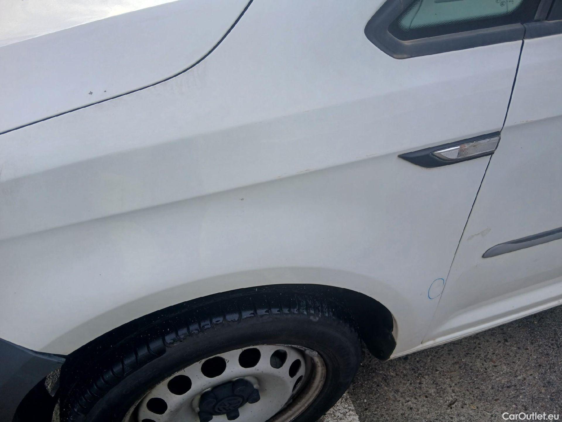  Volkswagen  Caddy VOLKSWAGEN  / 2015 / 4P / combi Profesion Maxi Kombi 2.0 TDI 90kW 4Mot #31