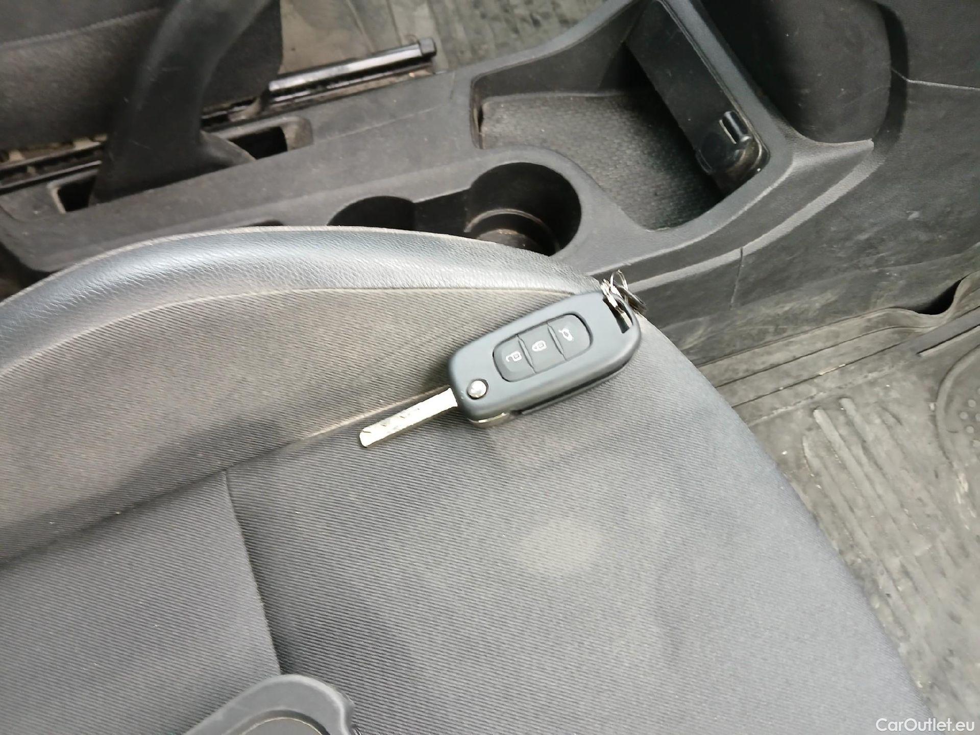  Renault  Kangoo RENAULT  Combi / 2021 / 5P / combi Life Edition One 1.5 Blue dCi 70kW(95CV) (IND)(AC) #1