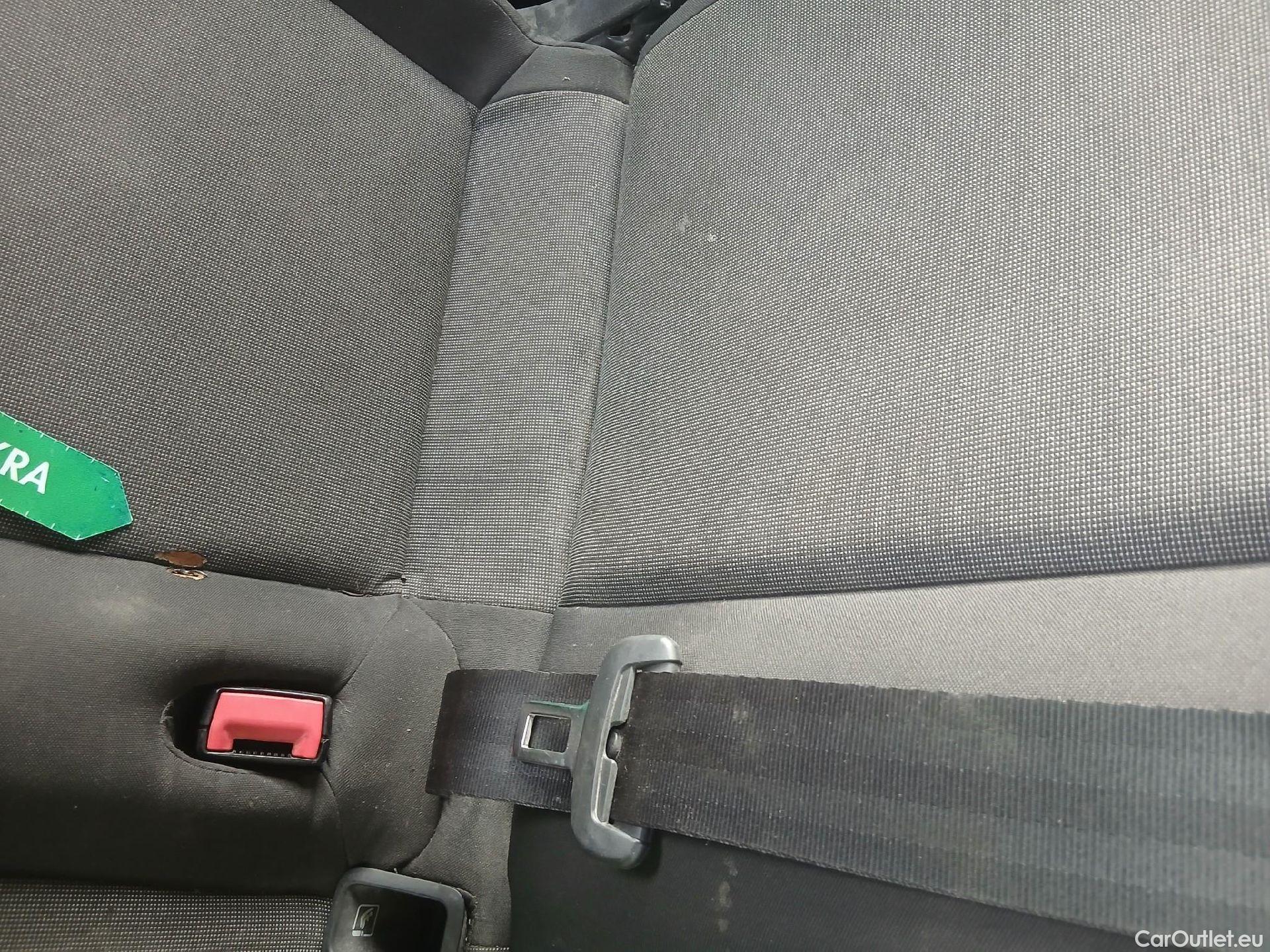  Volkswagen  Caddy VOLKSWAGEN  / 2015 / 4P / combi Profesion Maxi Kombi 2.0 TDI 90kW 4Mot #7