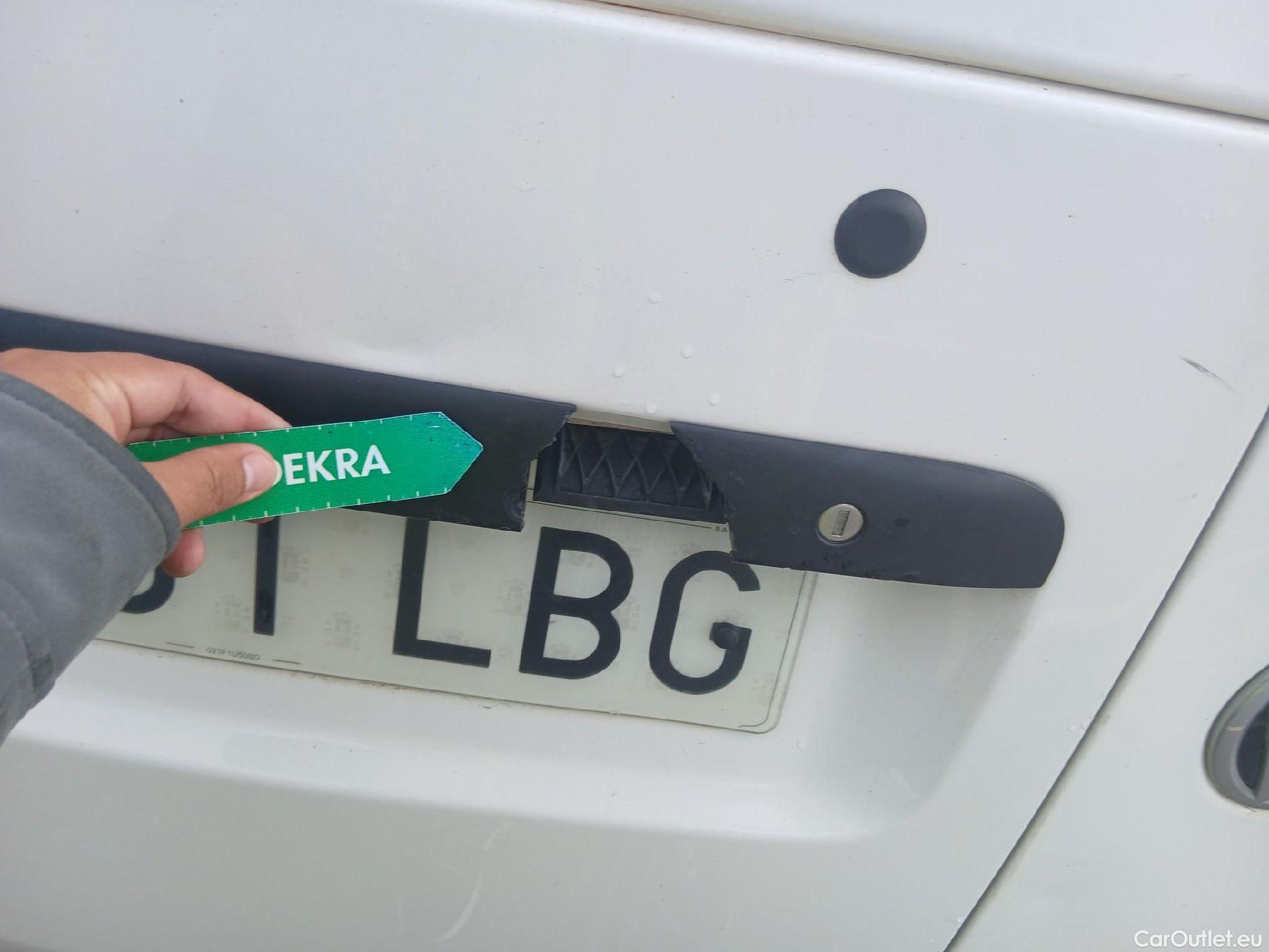  Volkswagen  Caddy VOLKSWAGEN  / 2015 / 4P / combi Profesion Maxi Kombi 2.0 TDI 90kW 4Mot #45