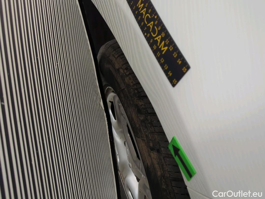  Dacia  Duster 1.5 Blue dCi 115CP Comfort 4WD #8