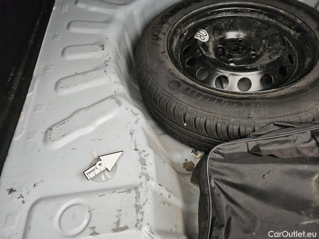  Dacia  Logan 1.0 TCe 90CP Comfort MT6 #44