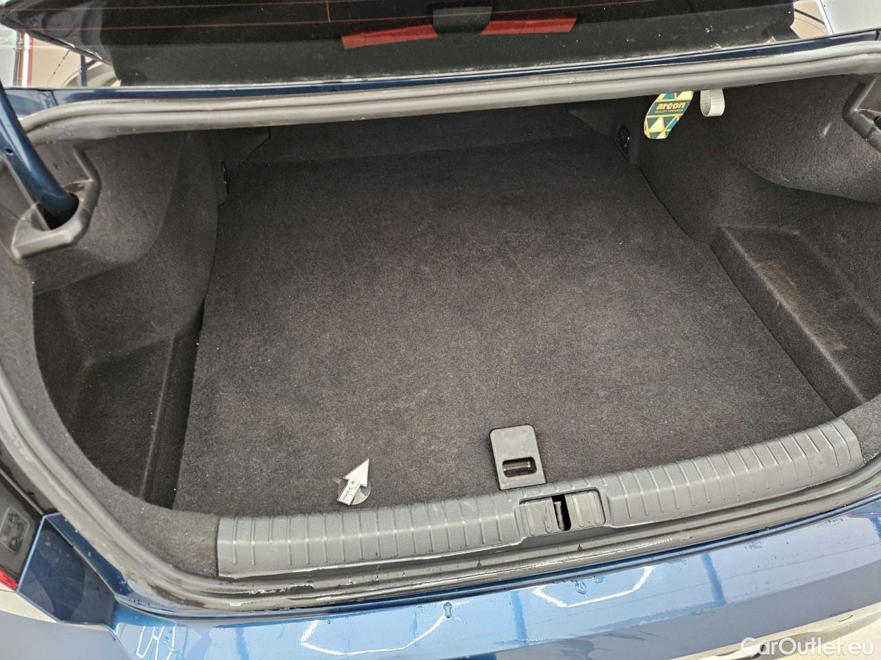  Volkswagen  Passat Trendline 2.0 TDI 150 CP #42