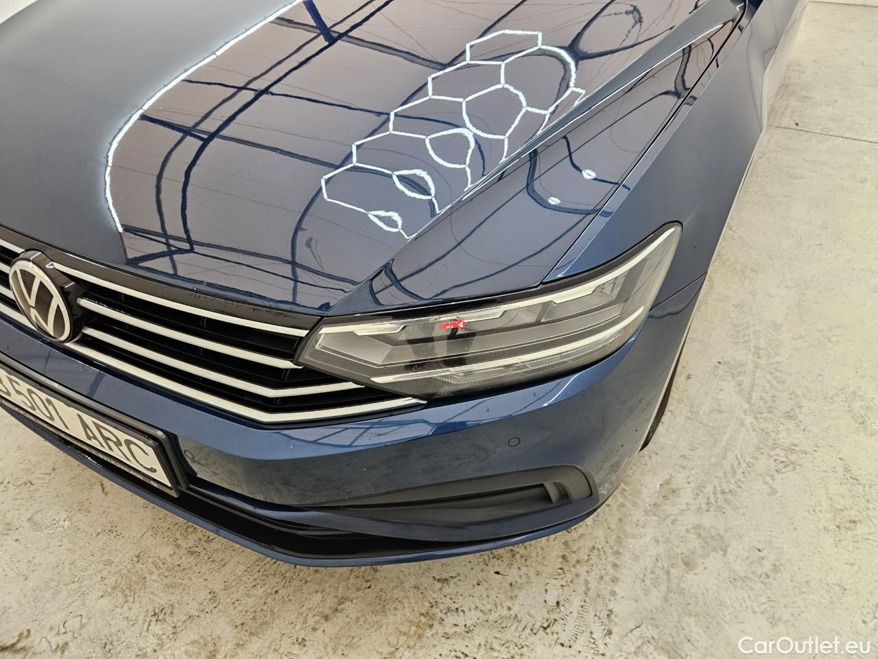  Volkswagen  Passat Trendline 2.0 TDI 150 CP #9