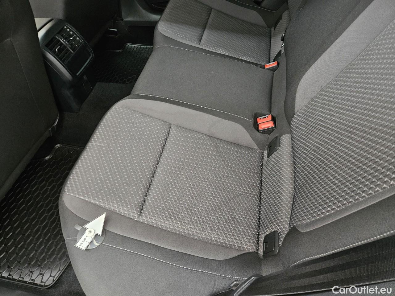  Volkswagen  Passat Trendline 2.0 TDI 150 CP #40