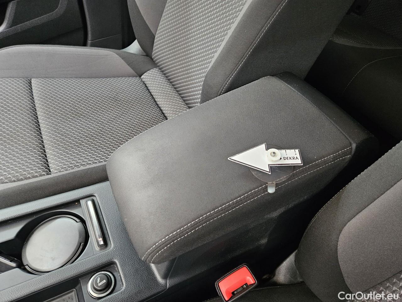  Volkswagen  Passat Trendline 2.0 TDI 150 CP #34