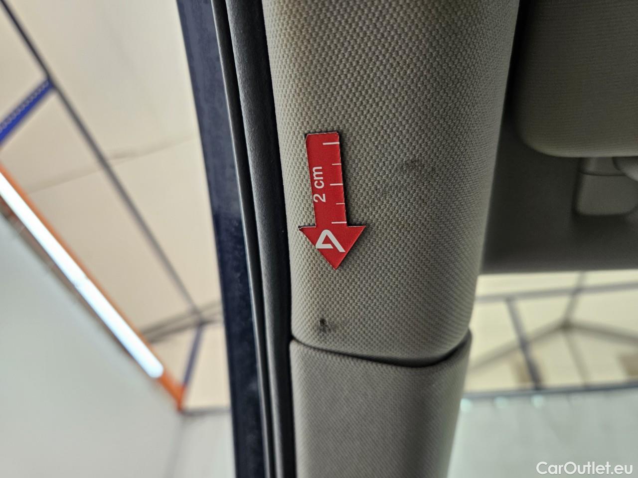  Volkswagen  Passat Trendline 2.0 TDI 150 CP #36