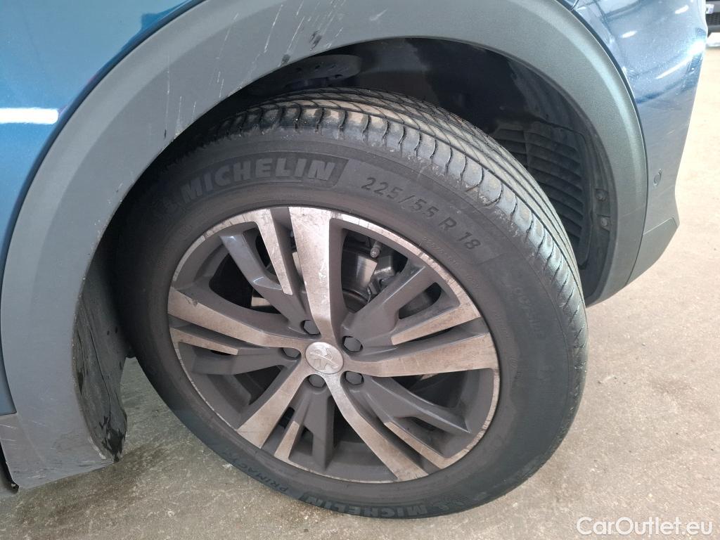  Peugeot  3008 PEUGEOT  / 2020 / 5P / SUV PureTech 130 S&S EAT8 GT #16