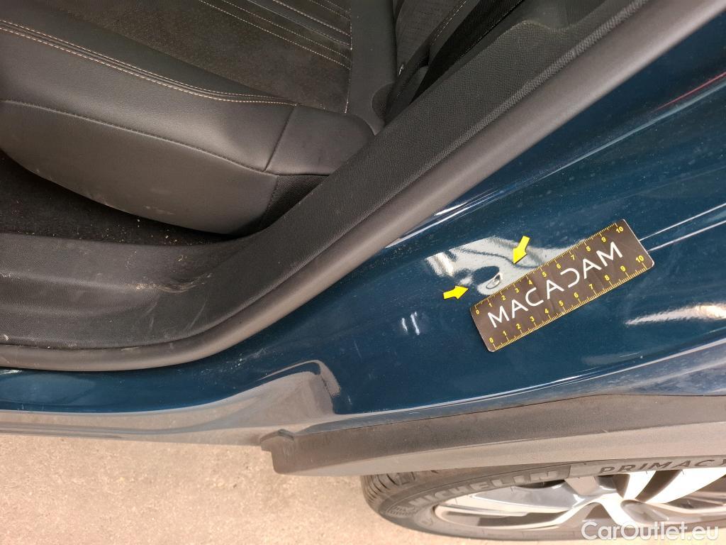  Peugeot  3008 PEUGEOT  / 2020 / 5P / SUV PureTech 130 S&S EAT8 GT #38