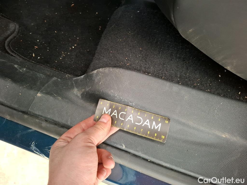  Peugeot  3008 PEUGEOT  / 2020 / 5P / SUV PureTech 130 S&S EAT8 GT #31