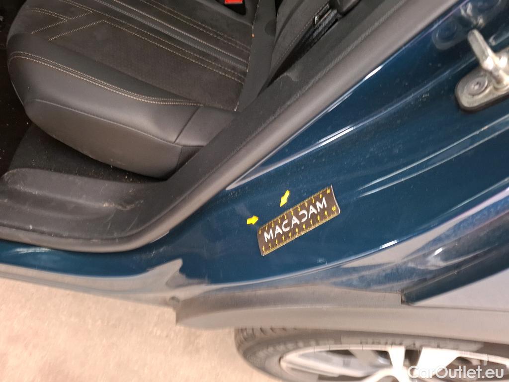  Peugeot  3008 PEUGEOT  / 2020 / 5P / SUV PureTech 130 S&S EAT8 GT #37