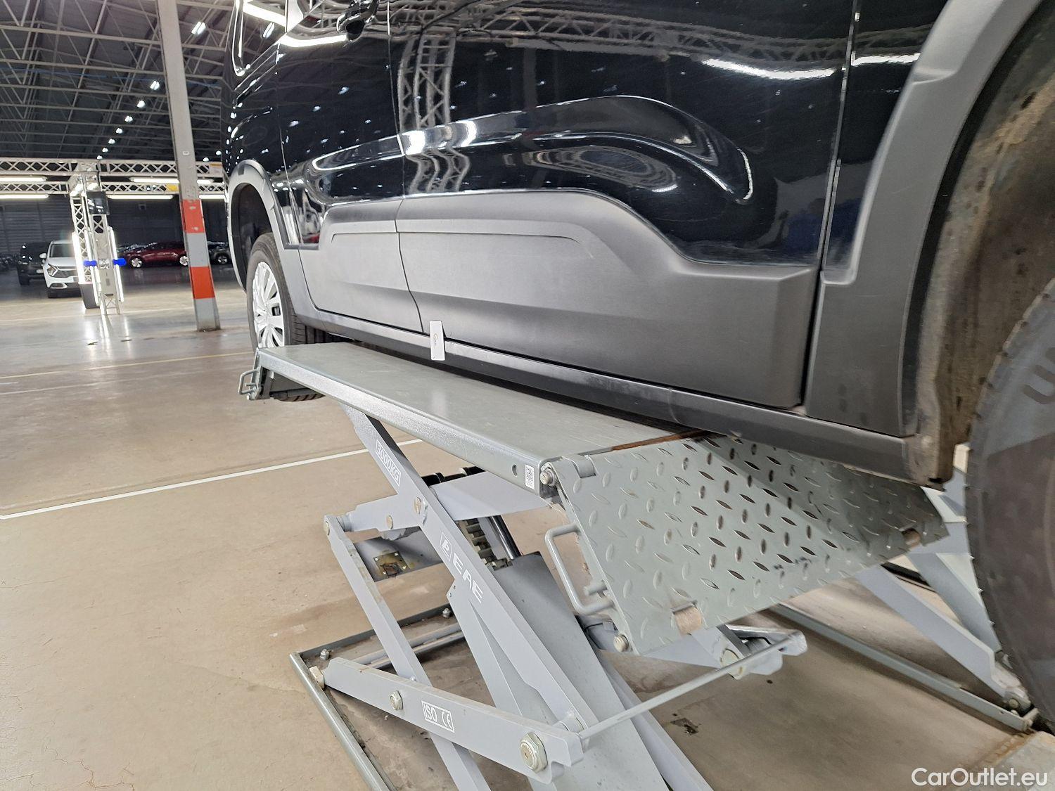  Peugeot  RIFTER Peugeot,  '18, Peugeot  1.2 PureTech 110 S/S Active Long 5d 7pl #3