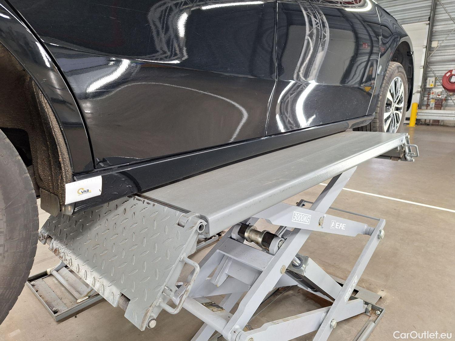  Mercedes  A-Klasse Mercedes, A-Class Berline '18, Mercedes-Benz  Limousine A 180d Business S #7