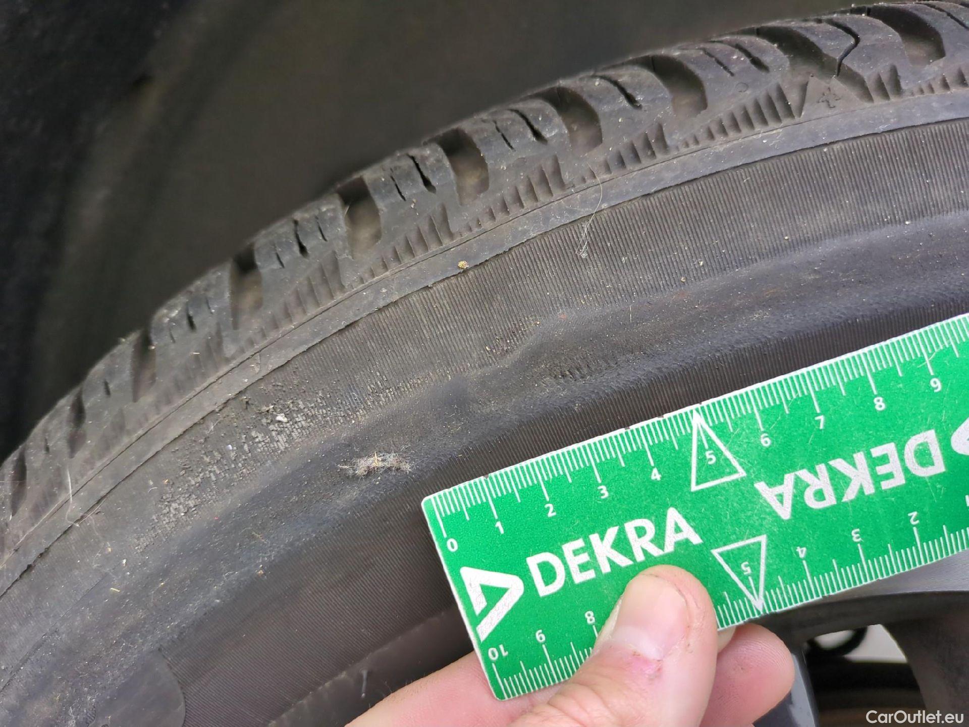  Peugeot  5008  Allure Pack 1.5 HDi 130CV BVA8 7 Sieges E6d #12