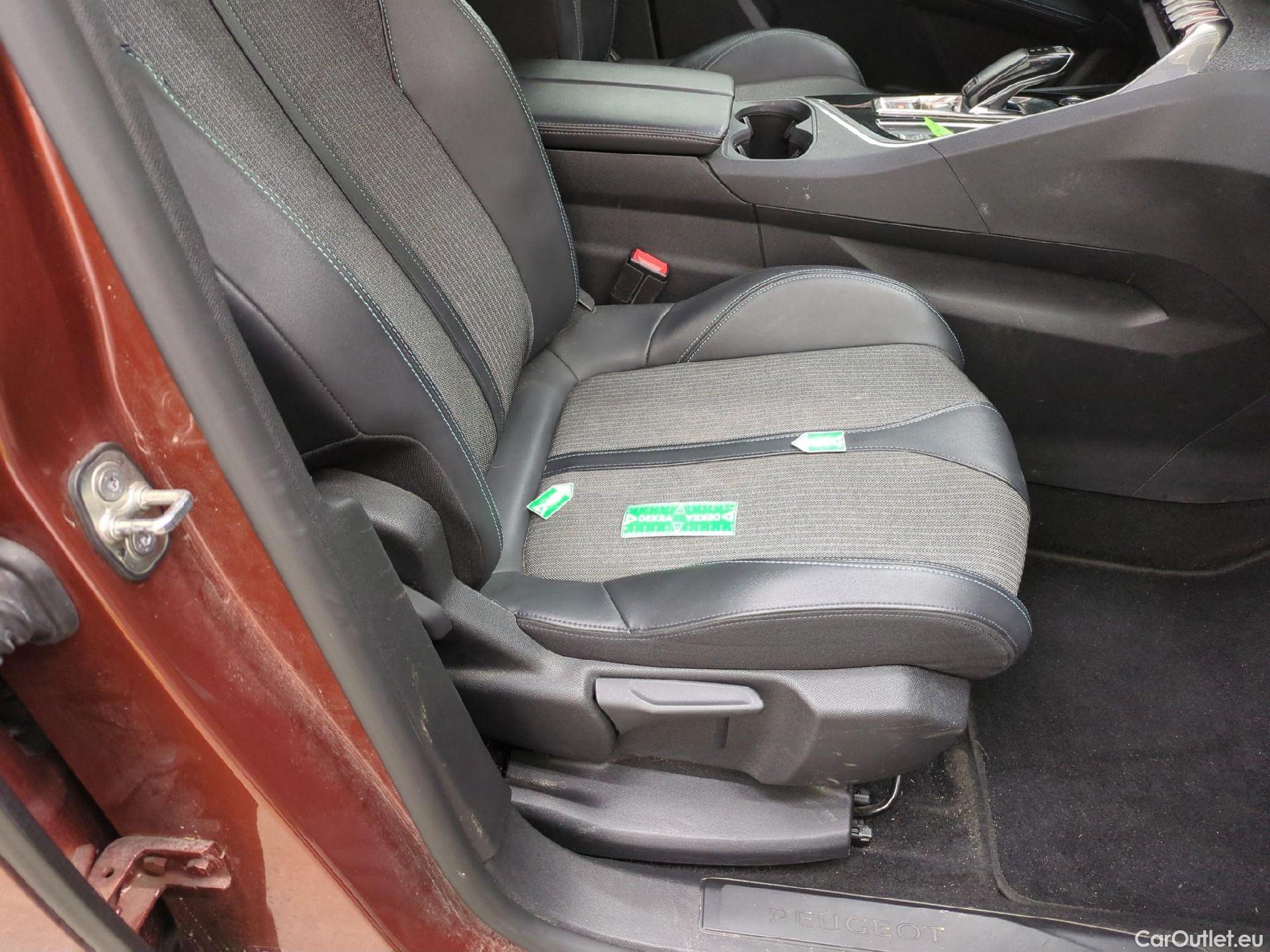  Peugeot  5008  Allure Pack 1.5 HDi 130CV BVA8 7 Sieges E6d #37