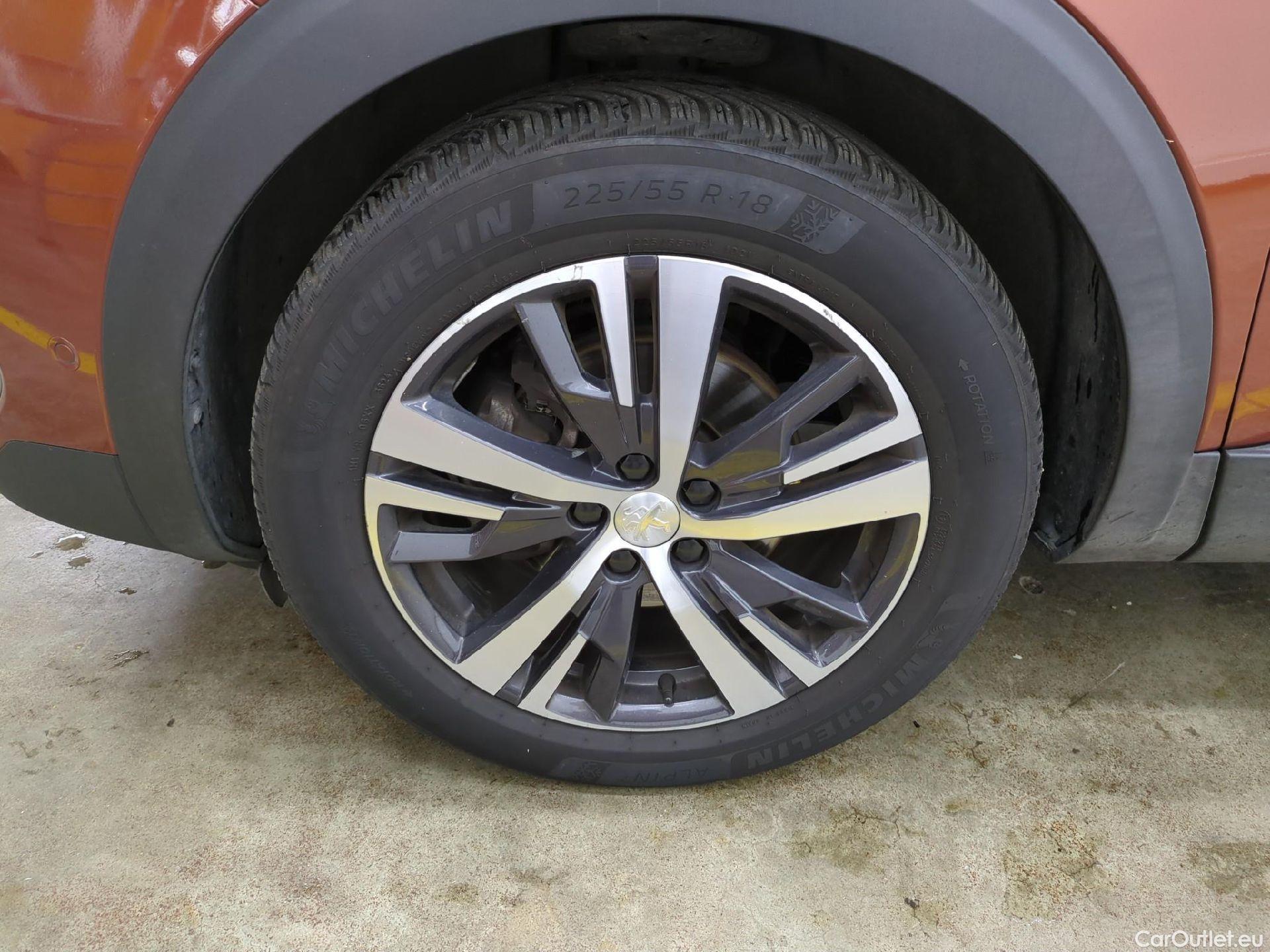  Peugeot  5008  Allure Pack 1.5 HDi 130CV BVA8 7 Sieges E6d #2