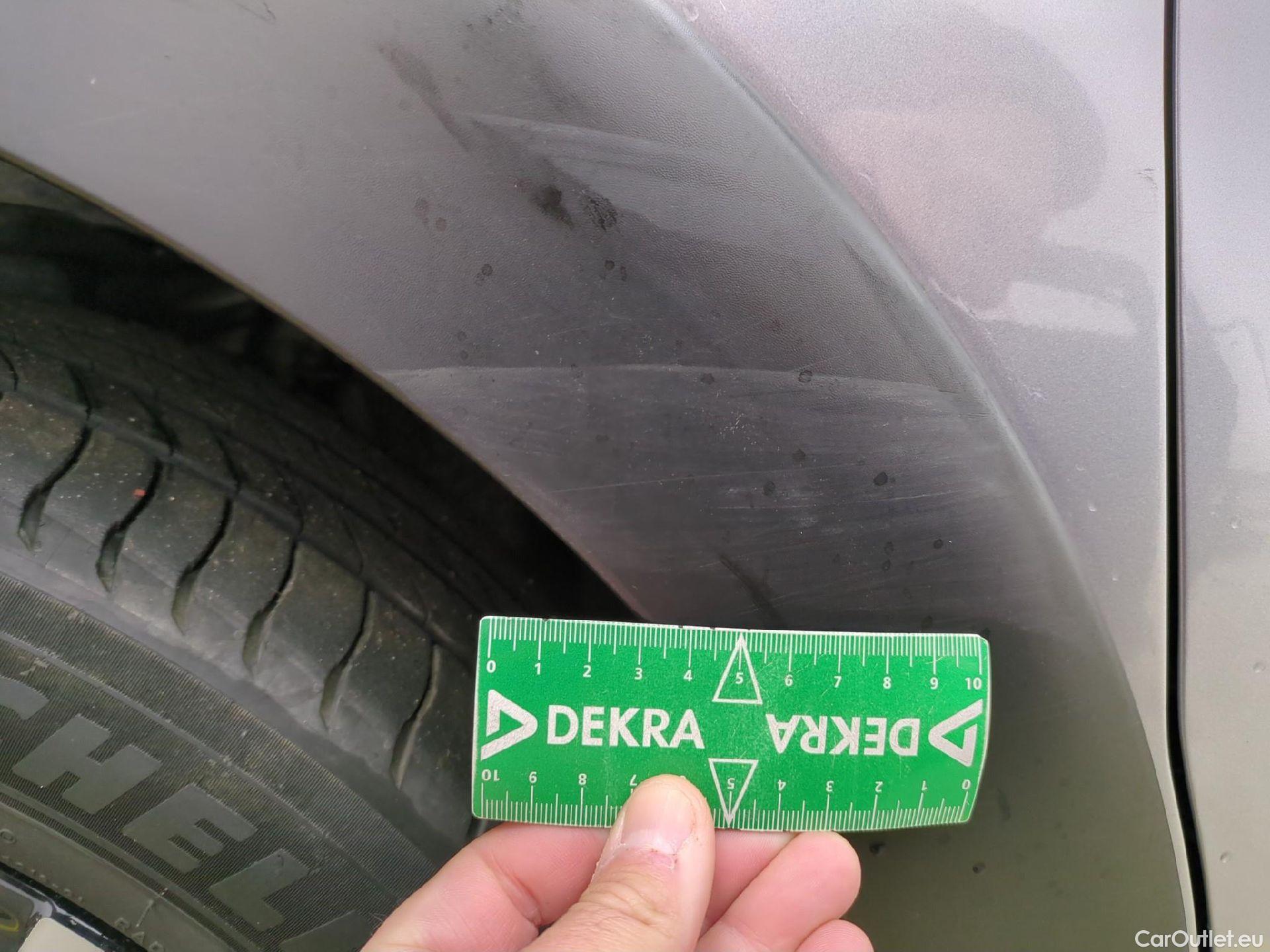  Citroen  C3  Shine 1.2 PureTech 80CV BVM5 E6d #12