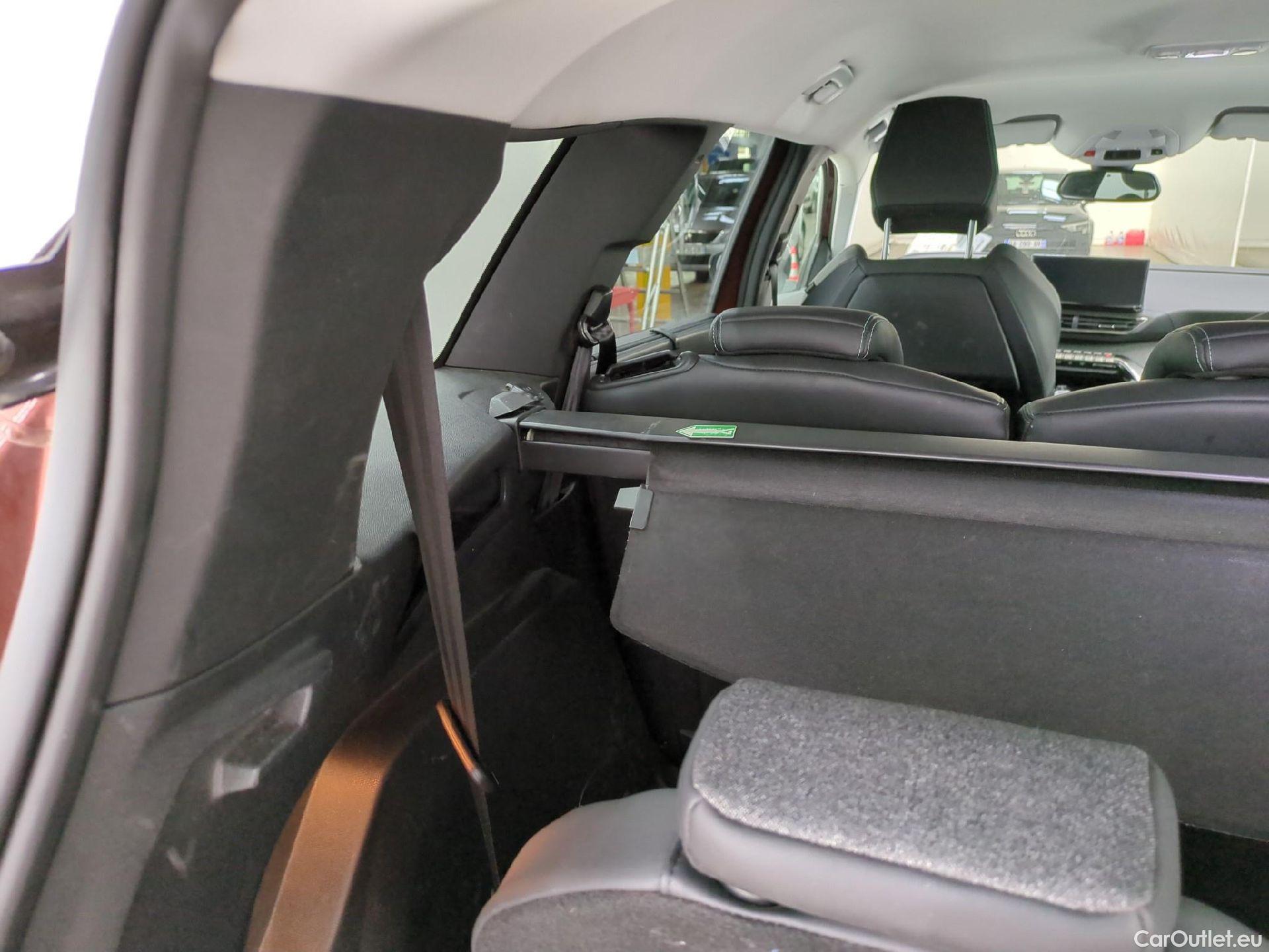  Peugeot  5008  Allure Pack 1.5 HDi 130CV BVA8 7 Sieges E6d #15