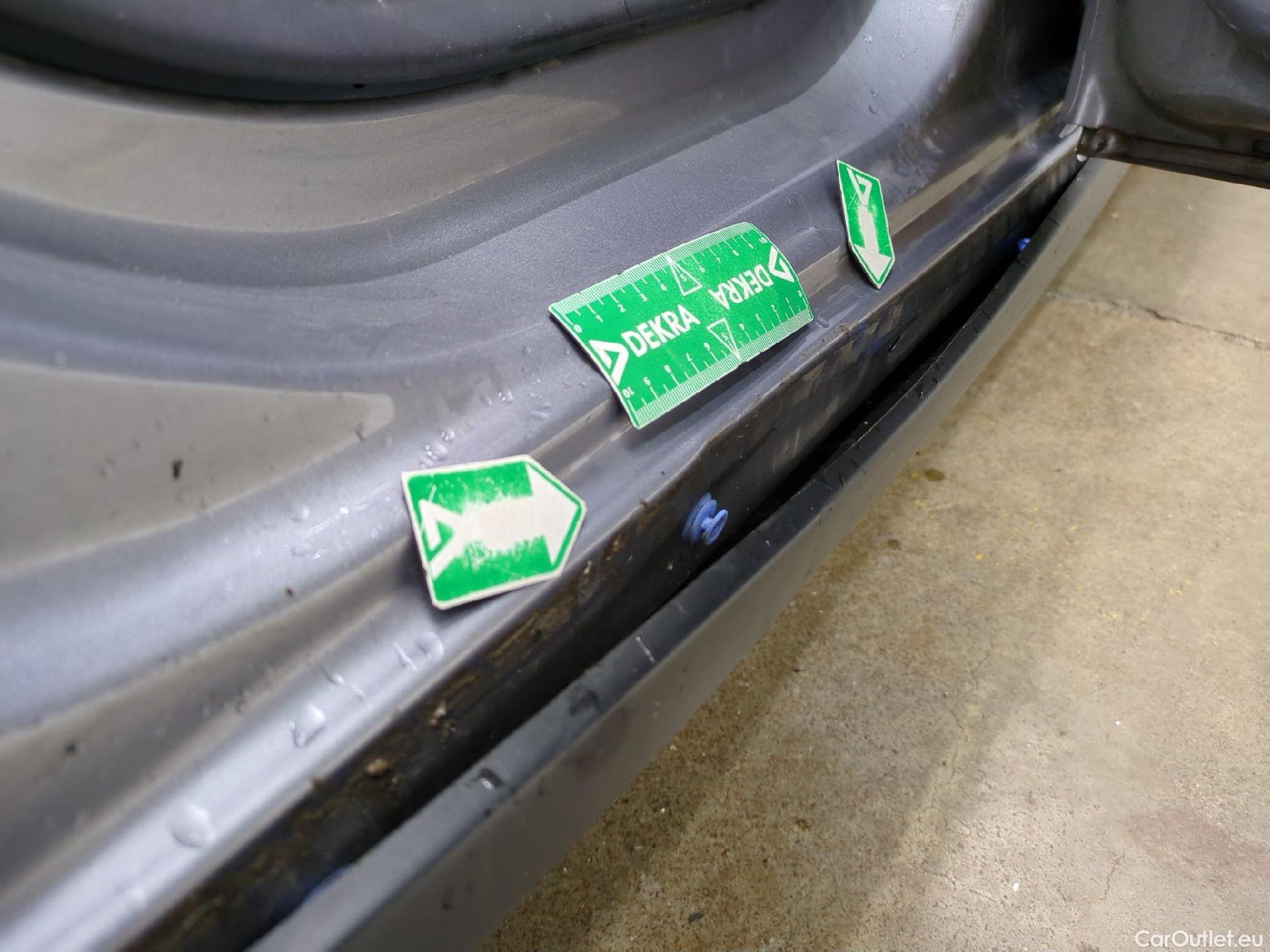  Citroen  C3  Shine 1.2 PureTech 80CV BVM5 E6d #40