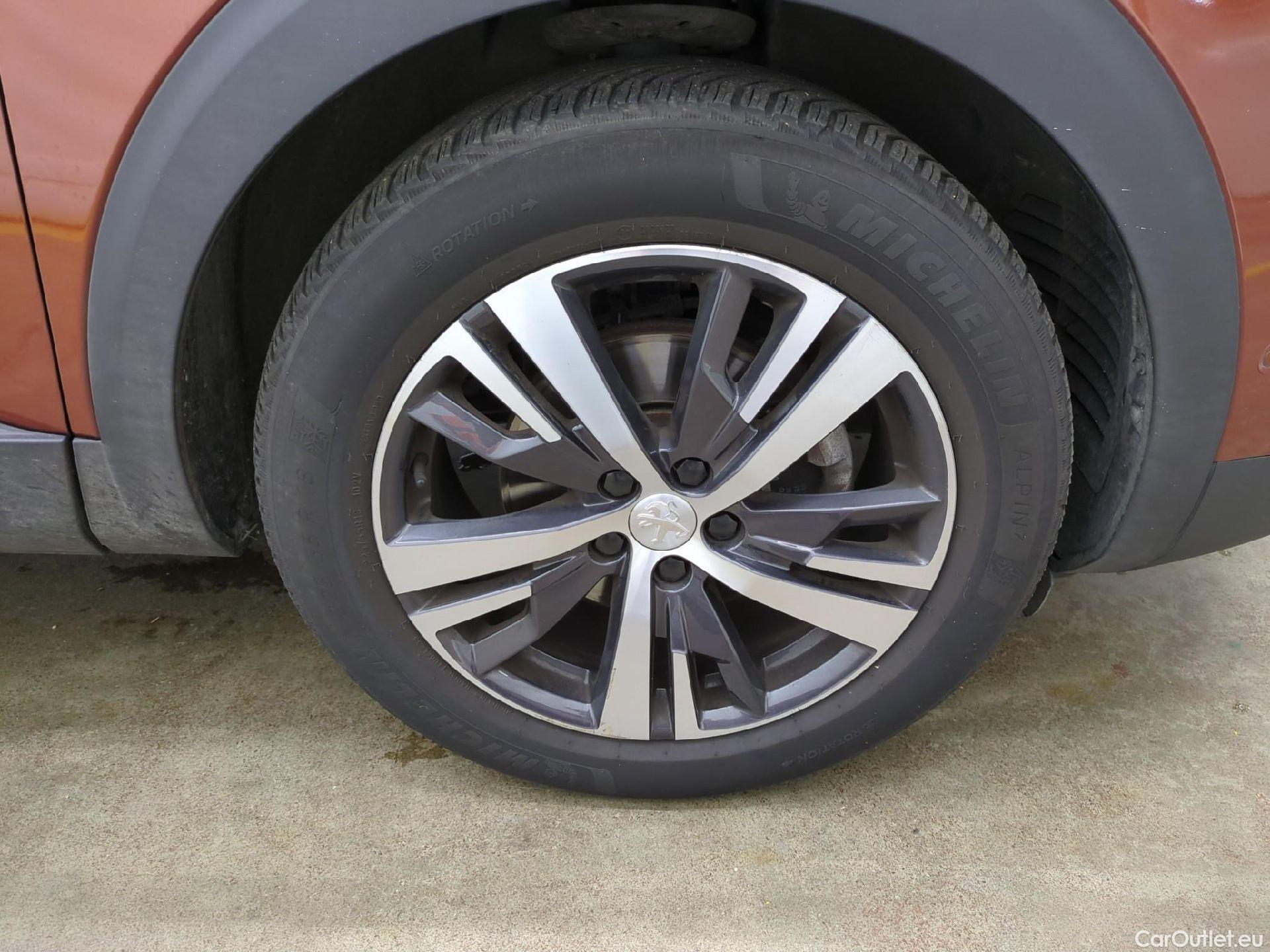  Peugeot  5008  Allure Pack 1.5 HDi 130CV BVA8 7 Sieges E6d #19