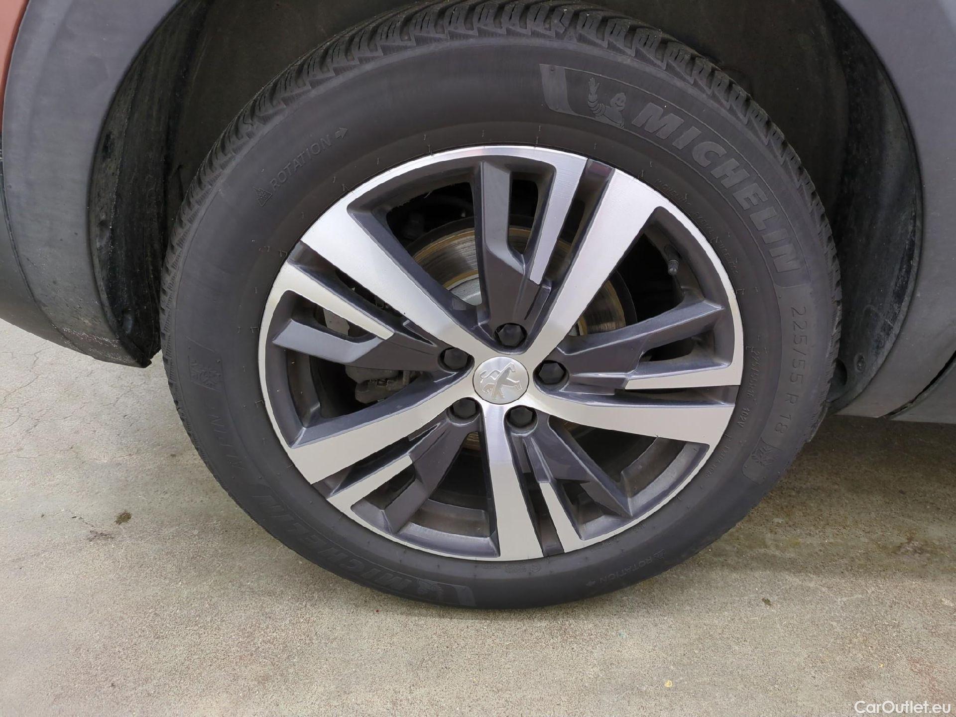  Peugeot  5008  Allure Pack 1.5 HDi 130CV BVA8 7 Sieges E6d #16