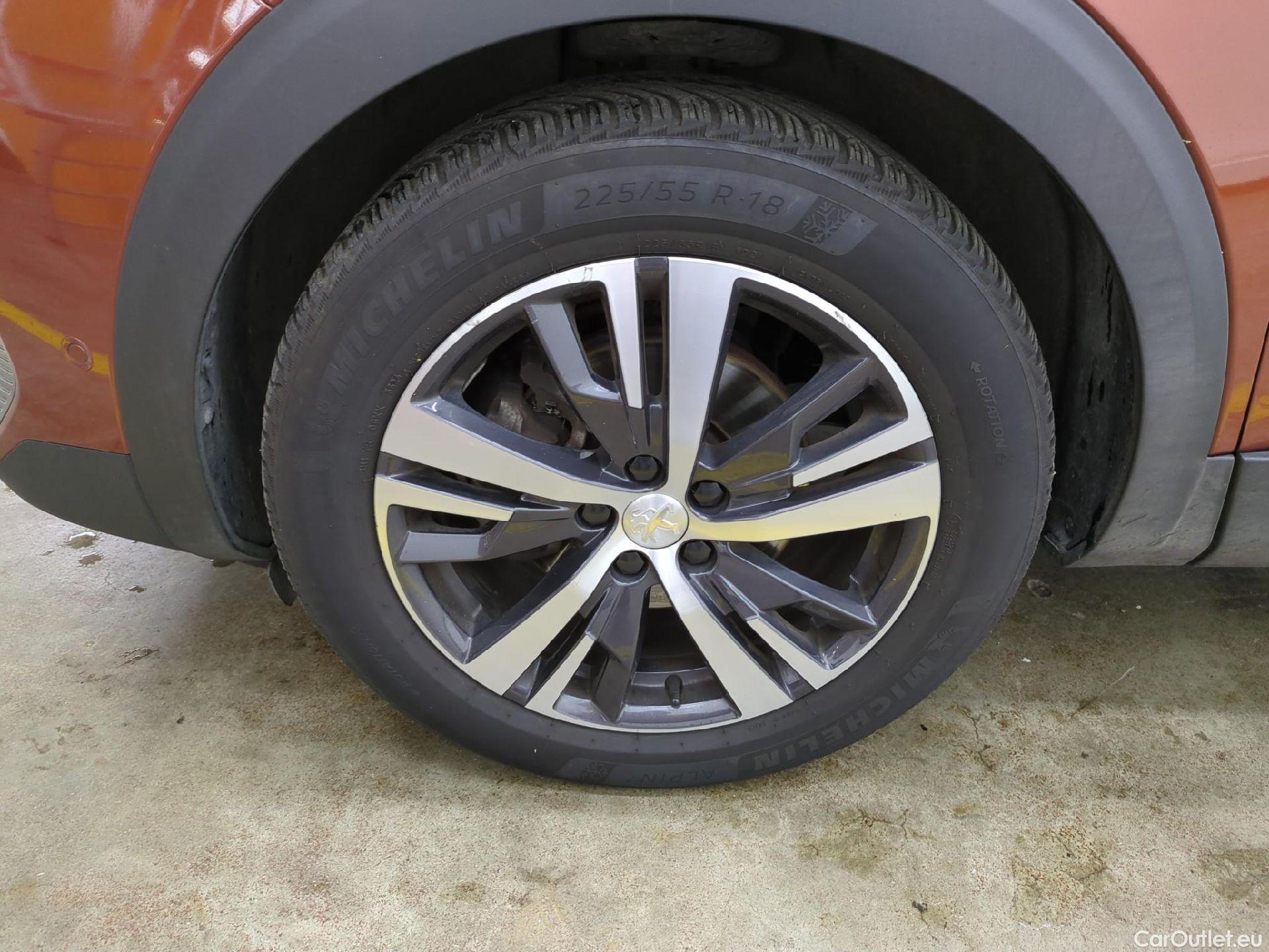  Peugeot  5008  Allure Pack 1.5 HDi 130CV BVA8 7 Sieges E6d #1