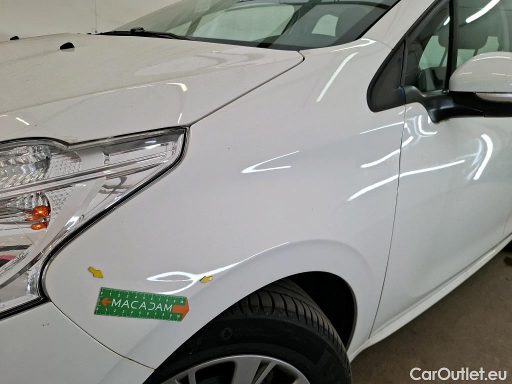  Peugeot  208  Affaire Premium Pack 1.5 HDi 100CV BVM5 E6dT #4