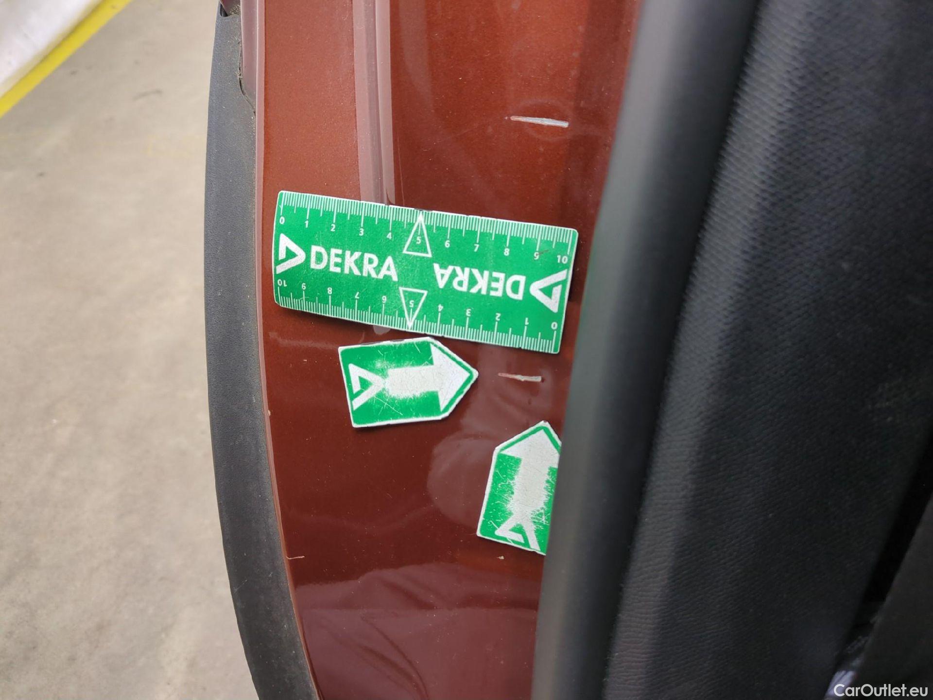  Peugeot  5008  Allure Pack 1.5 HDi 130CV BVA8 7 Sieges E6d #32