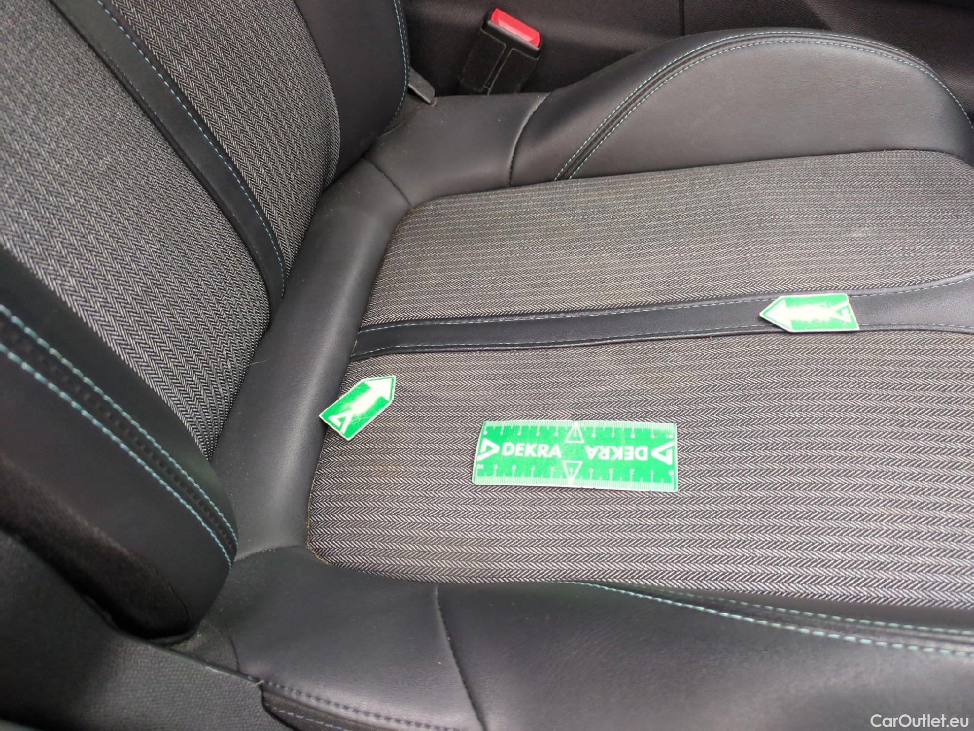  Peugeot  5008  Allure Pack 1.5 HDi 130CV BVA8 7 Sieges E6d #36