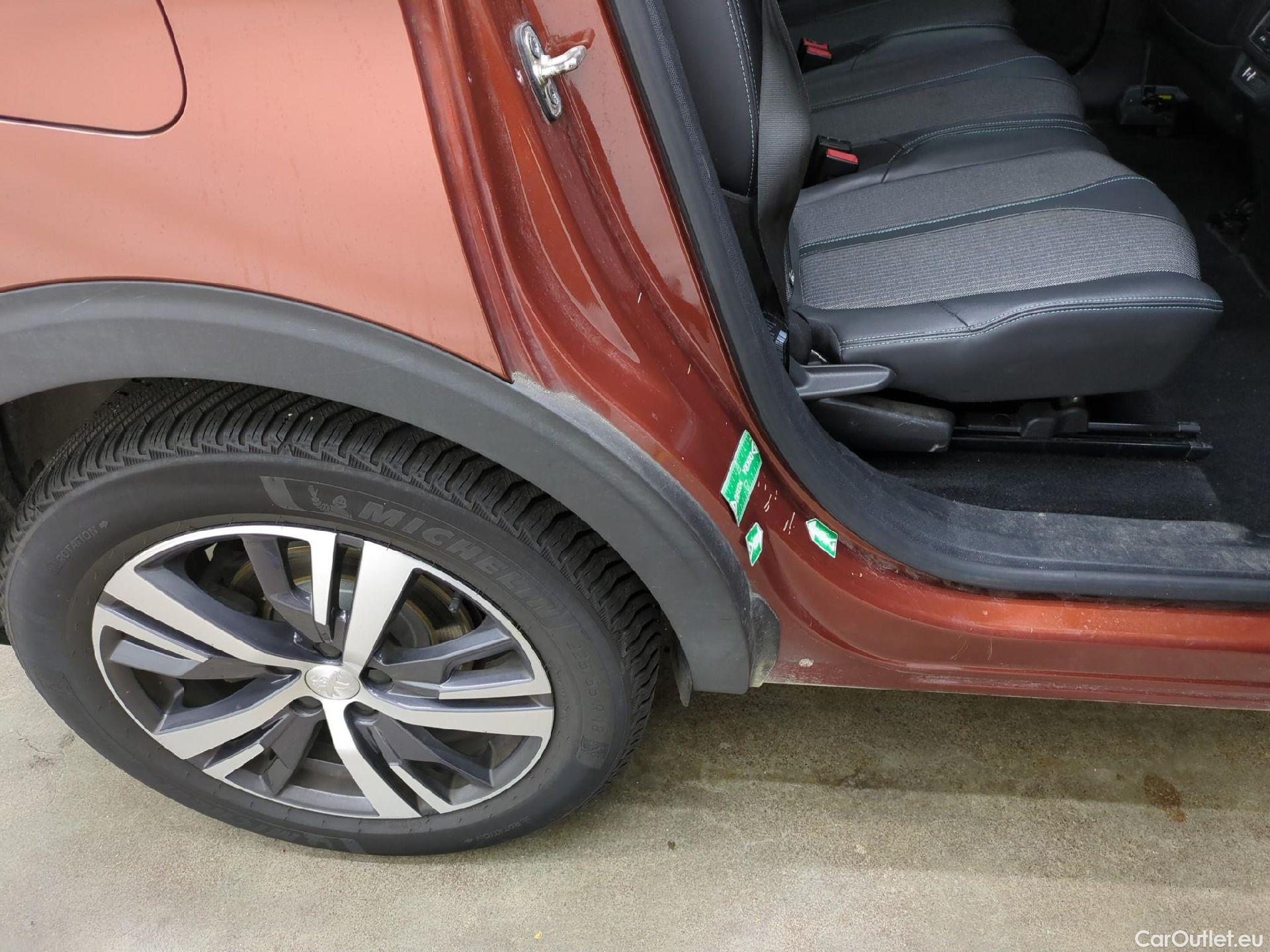  Peugeot  5008  Allure Pack 1.5 HDi 130CV BVA8 7 Sieges E6d #33