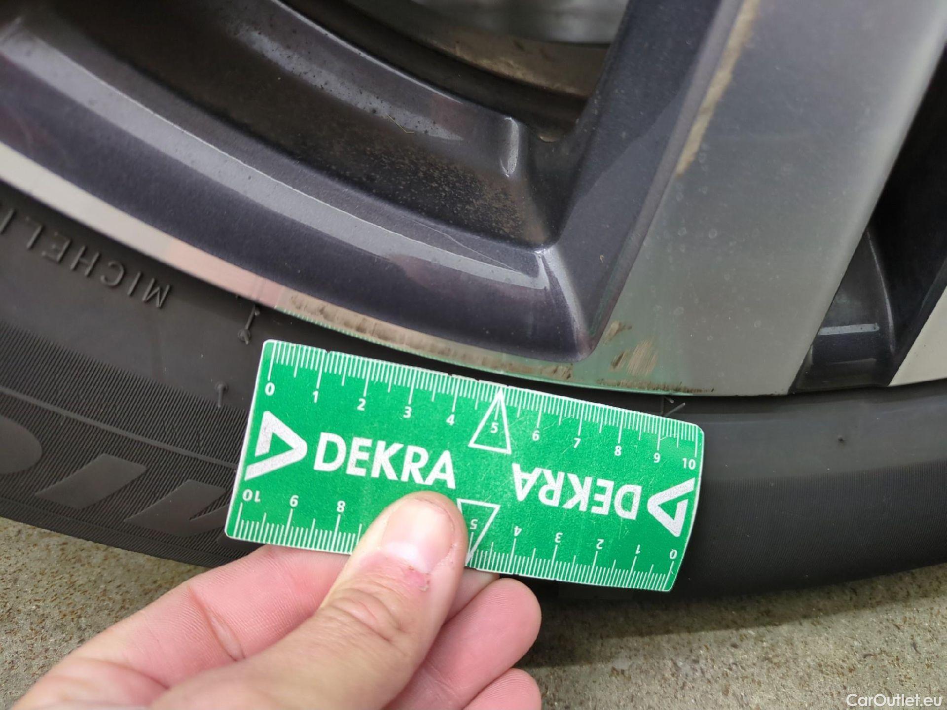  Peugeot  5008  Allure Pack 1.5 HDi 130CV BVA8 7 Sieges E6d #20