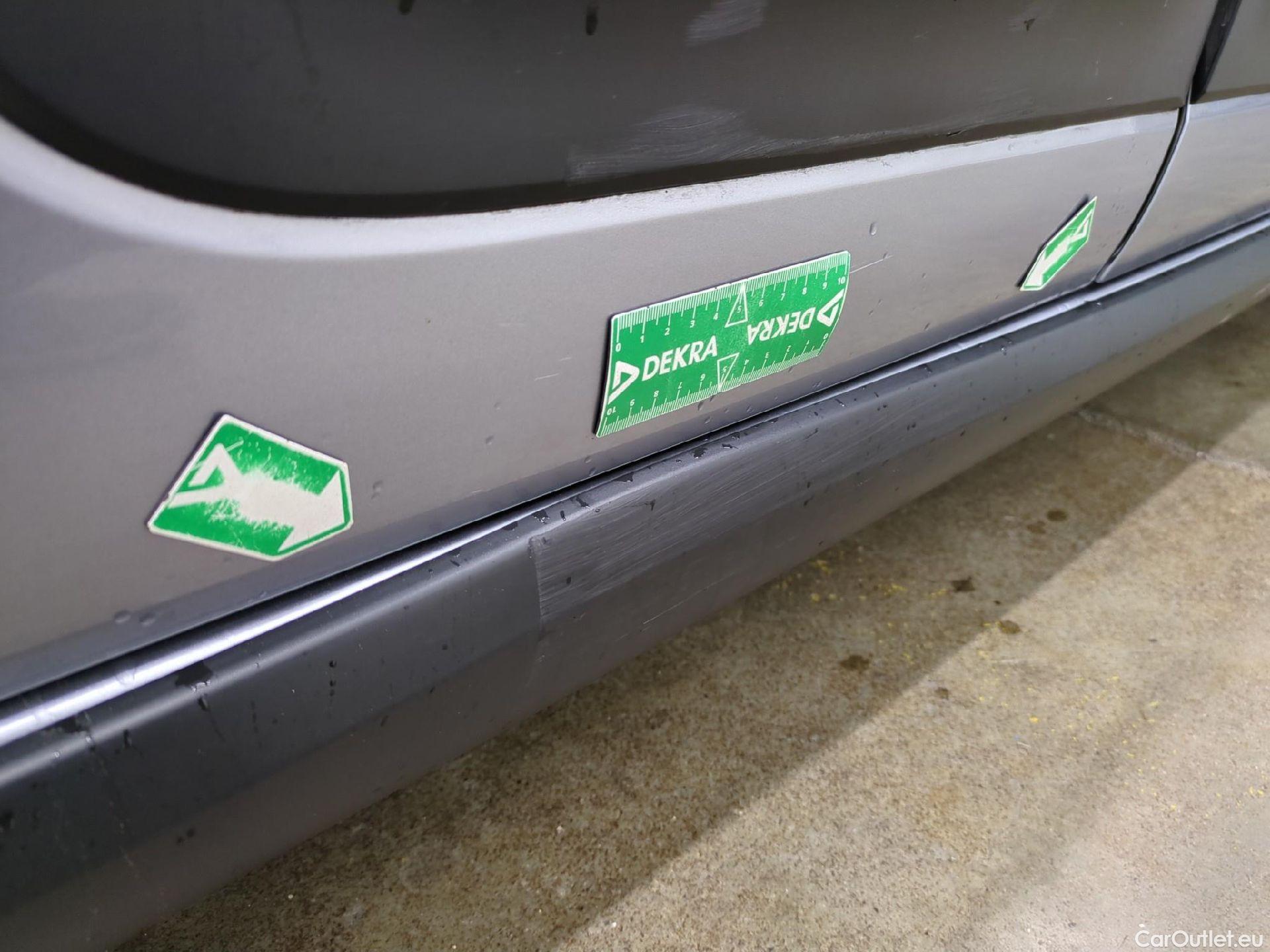  Citroen  C3  Shine 1.2 PureTech 80CV BVM5 E6d #38