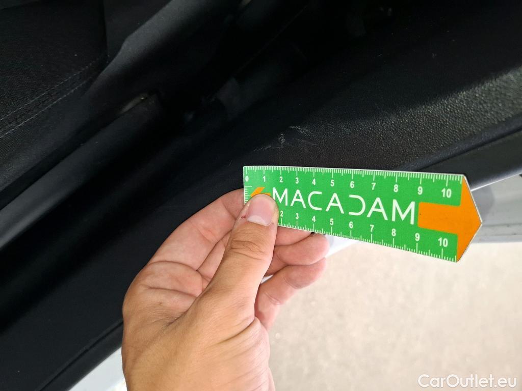  Peugeot  208  Affaire Premium Pack 1.5 HDi 100CV BVM5 E6dT #25