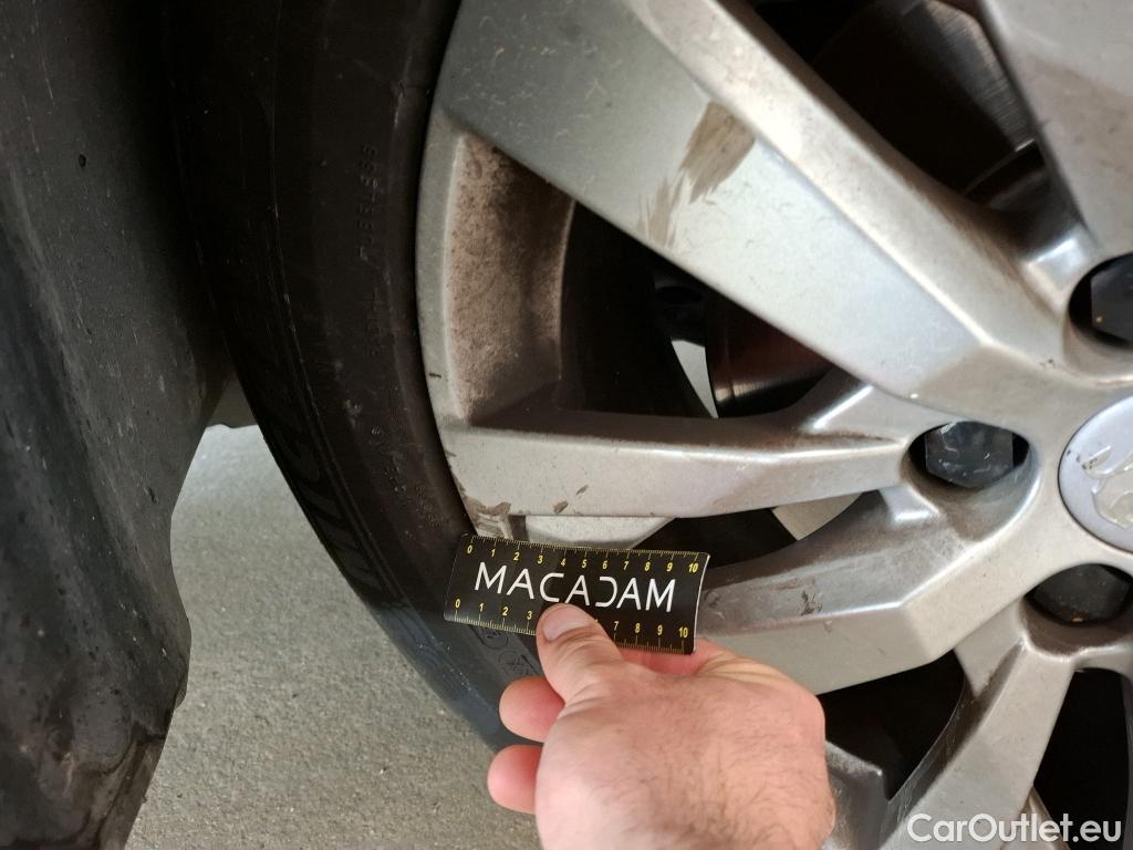  Peugeot  5008  Active Pack 1.2 PureTech 130CV BVA8 7 Sieges E6d #6