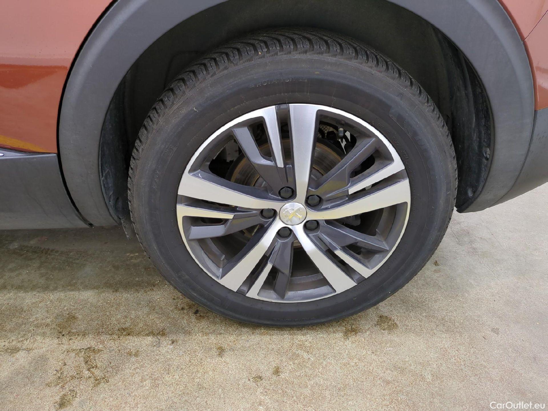  Peugeot  5008  Allure Pack 1.5 HDi 130CV BVA8 7 Sieges E6d #11