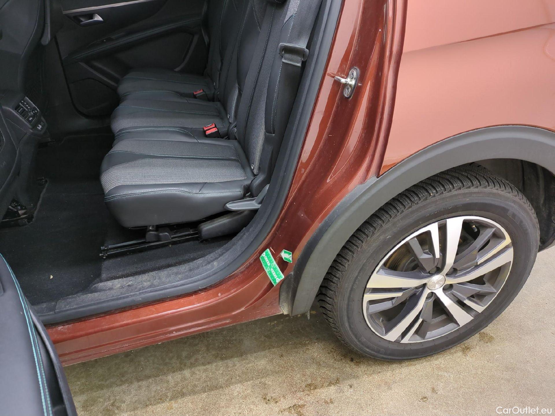  Peugeot  5008  Allure Pack 1.5 HDi 130CV BVA8 7 Sieges E6d #28