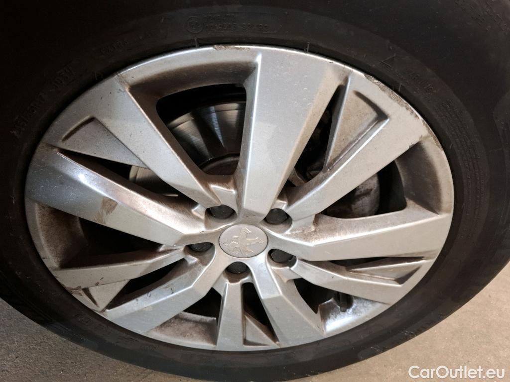  Peugeot  5008  Active Pack 1.2 PureTech 130CV BVA8 7 Sieges E6d #4