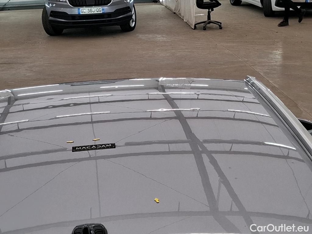  Audi  Q3 AUDI  / 2018 / 5P / SUV 35 TFSI 150 MHEV S TRONIC DESIGN LUXE #9