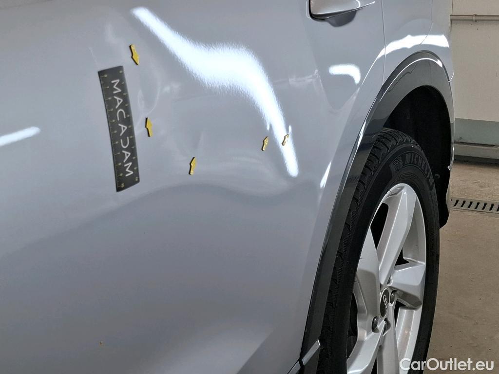  Audi  Q3 AUDI  / 2018 / 5P / SUV 35 TFSI 150 MHEV S TRONIC DESIGN LUXE #26