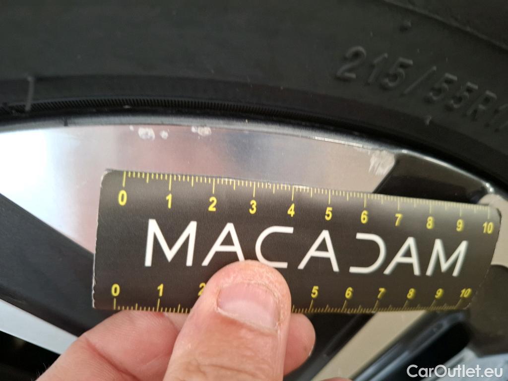  Hyundai  Konna HYUNDAI Kona / 2017 / 5P / SUV BEV 39KWH ELECTRIQUE 136CH CREATIVE #14