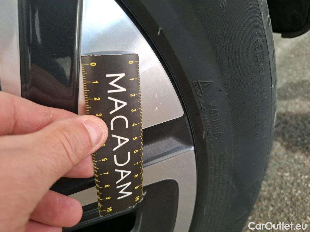  Hyundai  Konna HYUNDAI Kona / 2017 / 5P / SUV BEV 39KWH ELECTRIQUE 136CH CREATIVE #12