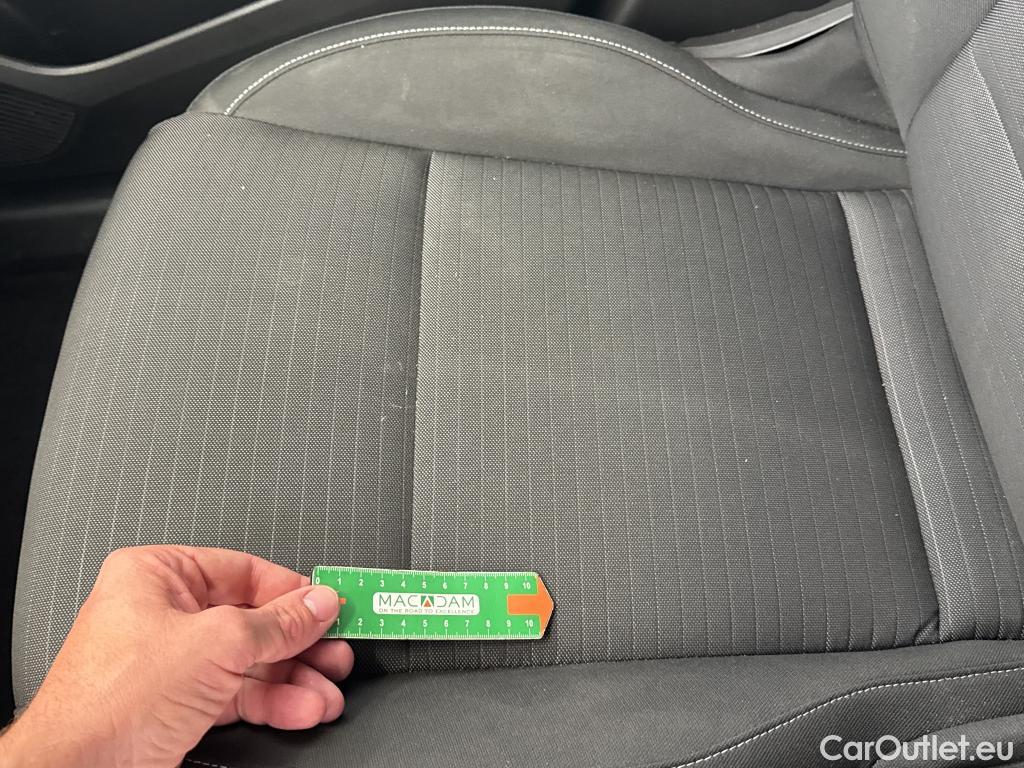  Renault  Arkana RENAULT  / 2021 / 5P / SUV Evolution mild hybrid 140 EDC -22 #17