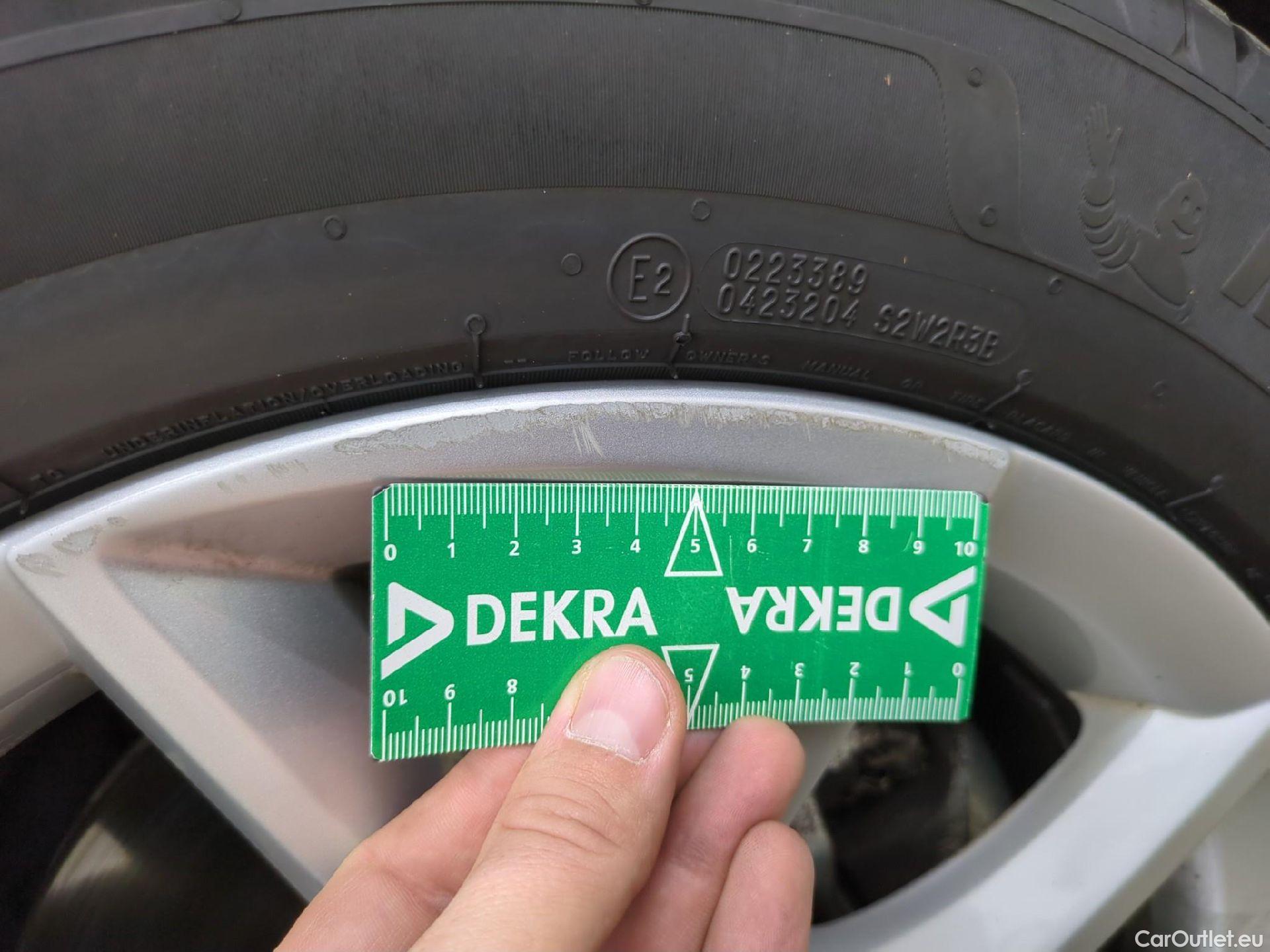  Seat  Leon SEAT  / 2020 / 5P / Berline 1.0 eTSI 110 DSG S&S Style Business #5